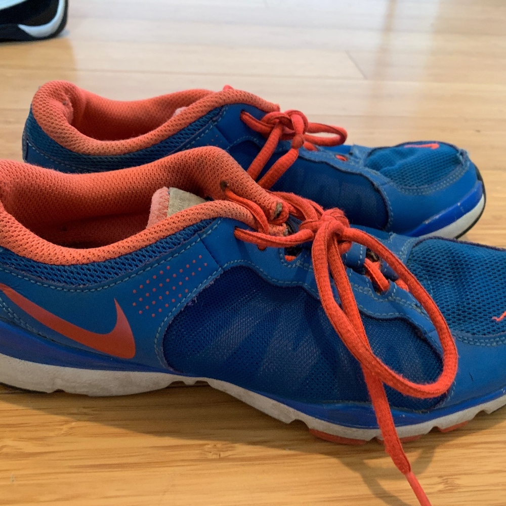 Nike Tennis Shoes Blue and Pink